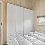 Vakantiehuis Front In With Sauna Bogense