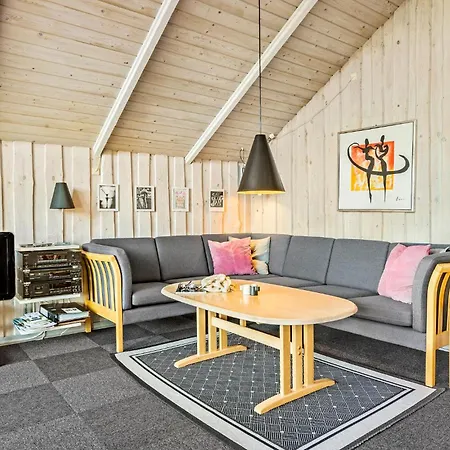 Vakantiehuis Front In With Sauna